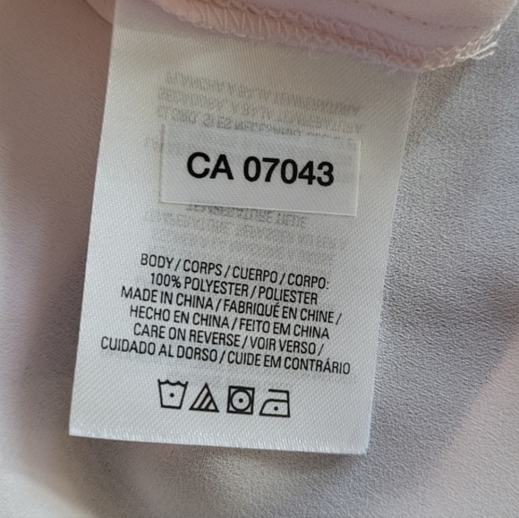 Tahari NWT Size Small Blouse - Picture 6 of 6